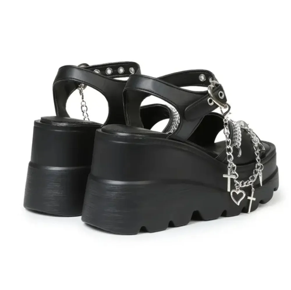 Black Platform Sandals with Heart Chain Detai Sz 8